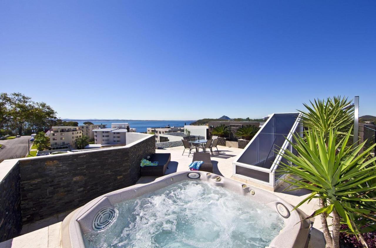 Harbour View Penthouse - The Perfect Location Holiday home