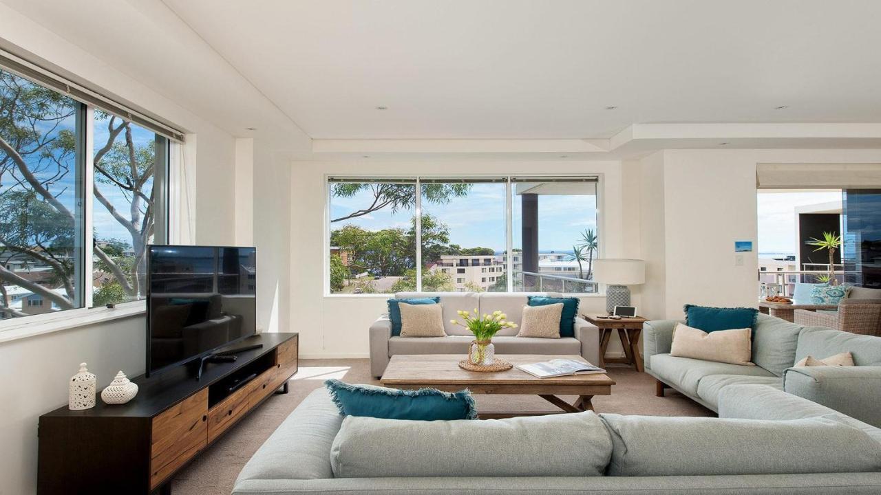 Harbour View Penthouse - The Perfect Location Holiday home *