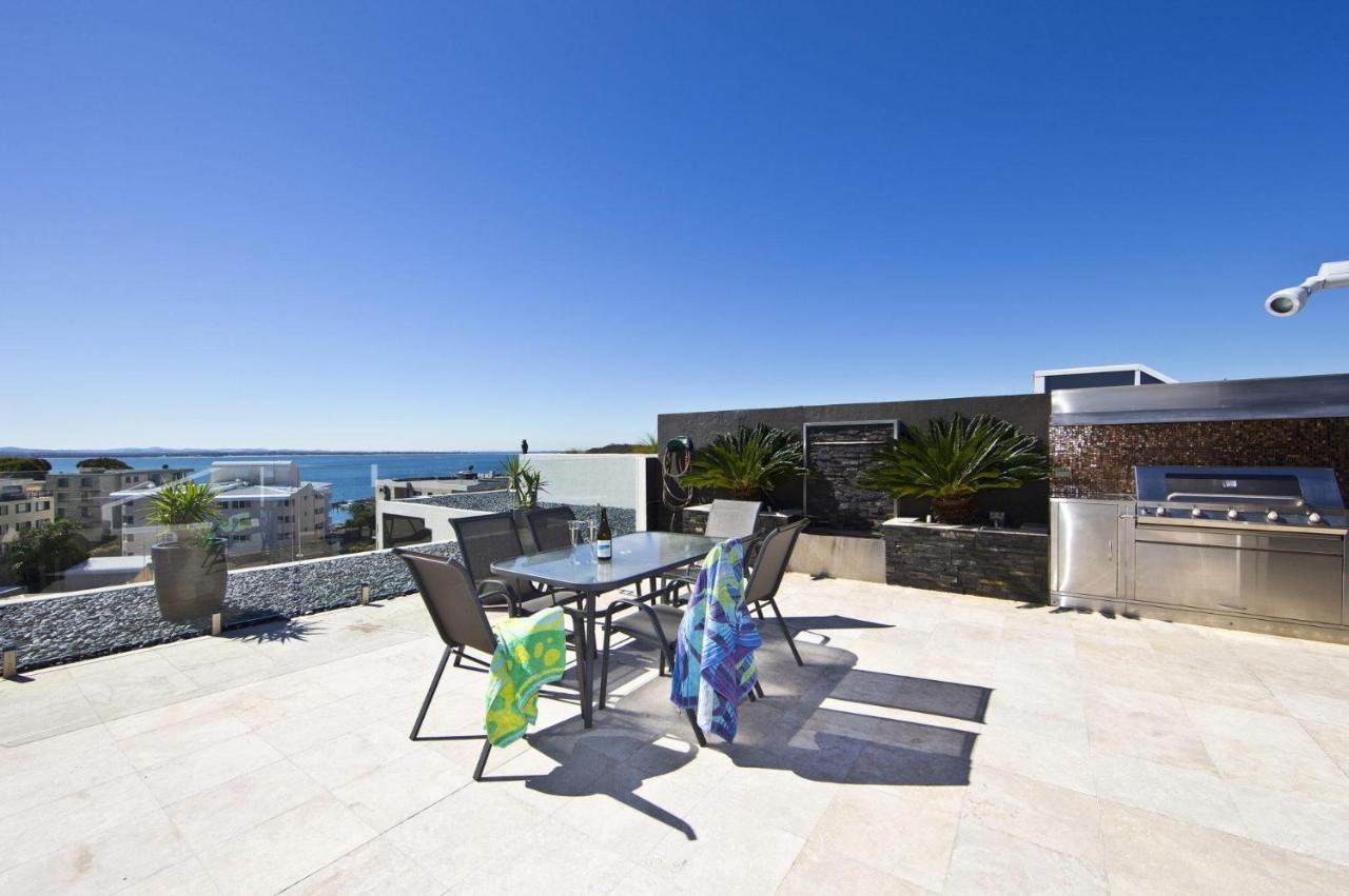 Harbour View Penthouse - The Perfect Location * Nelson Bay